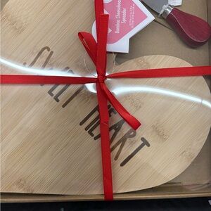 Cutting Board Bamboo Wood Heart with Knife Sweet Heart. Good safe